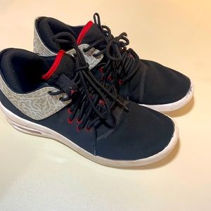 Big boys size 7 Jordan’s shoes